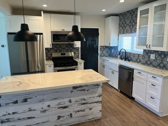 Building Photo - 3bd/2ba Single Story Fallbrook Home With A/C