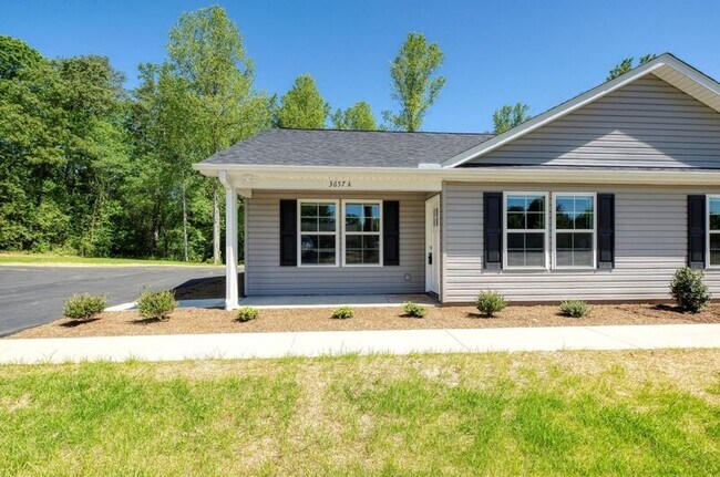 Building Photo - 3657 Farrs Bridge Rd