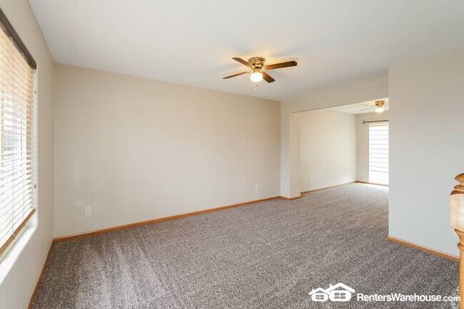 Building Photo - 4 Bed 2.5 Bath Home In Kearney! Available ...