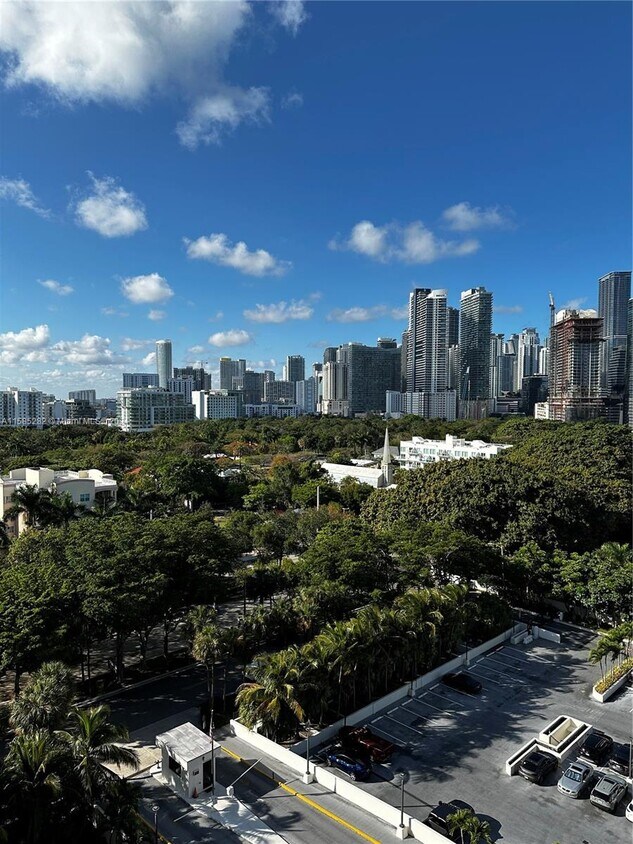 Primary Photo - 1901 Brickell Ave