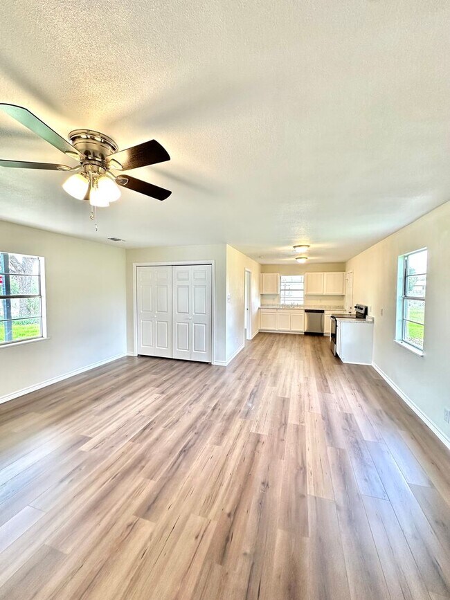 Foto del edificio - COMING SOON! Remodeled 3 Bedroom Home For ...