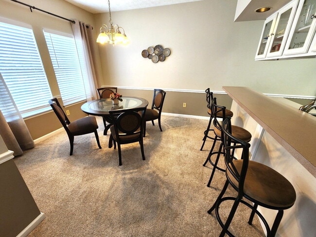 Building Photo - FULLY FURNISHED 2BR CONDO WITH MONTHLY LEA...