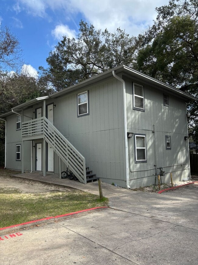 Building Photo - 1323 Volusia St