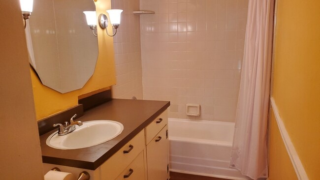 Building Photo - 1746 Ralee Dr