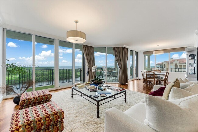 Foto del edificio - 13627 Deering Bay Dr