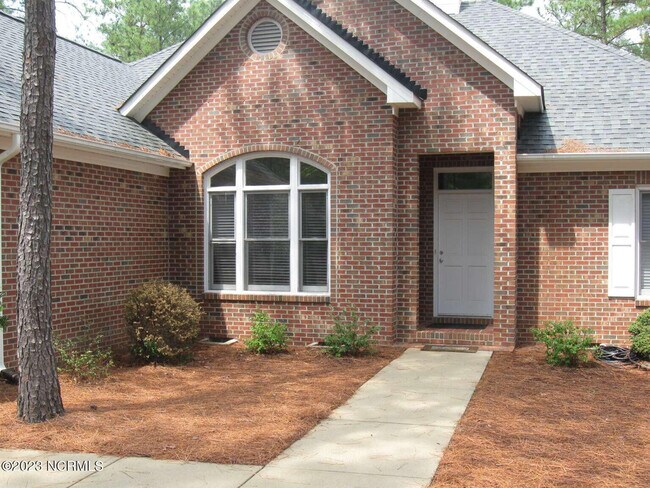 Building Photo - 75 Pine Vista Dr