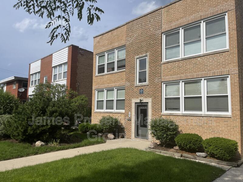 9049 Bronx Ave, Skokie, IL 60077 Condo for Rent in Skokie, IL
