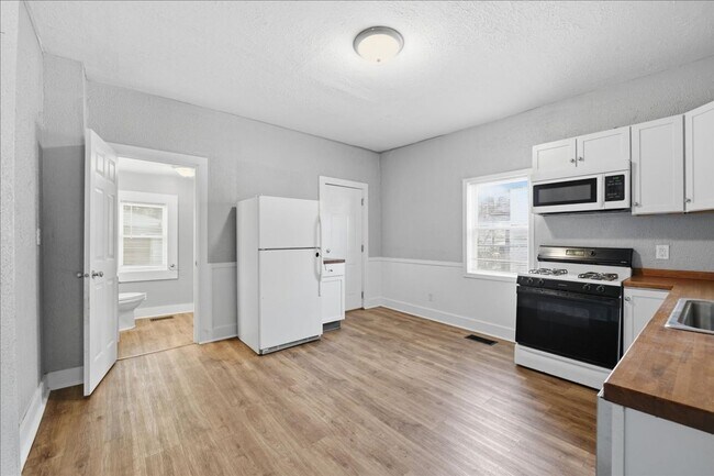 Foto del edificio - 453-453 S Keystone Ave