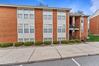 Building Photo - 1943 Greenpoint Dr