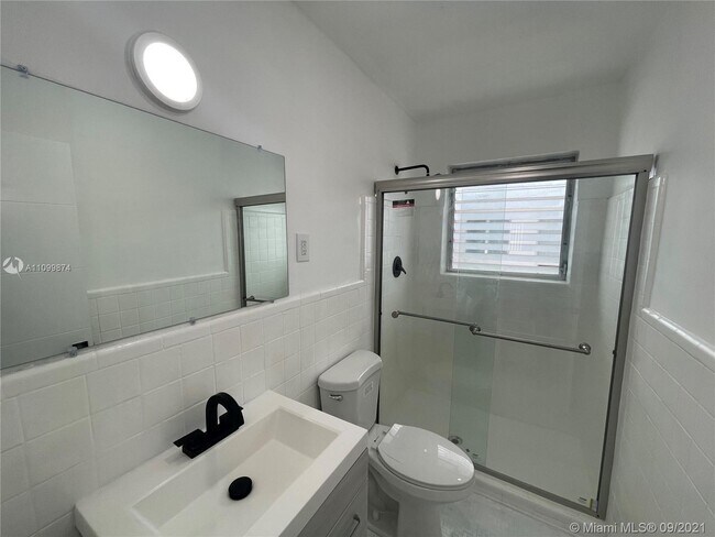 Building Photo - 9481  Abbott Ave  5 Surfside Fl 33154