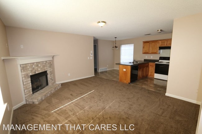 Building Photo - 7898 Rushmeade Cir S