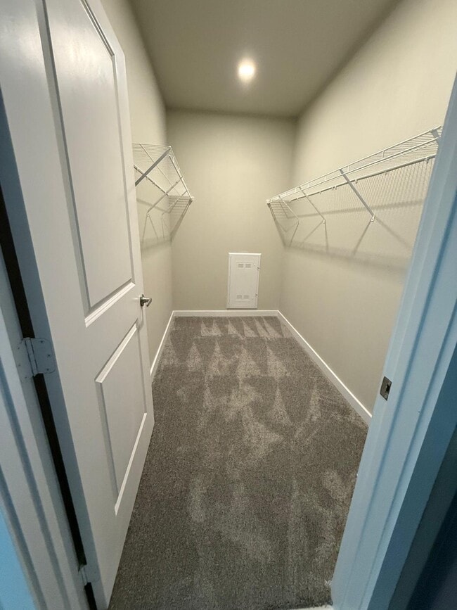 Building Photo - Urban Village at Rosehill Garland Apartments