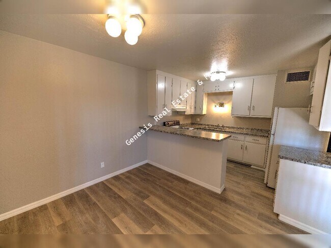 Foto del edificio - 3211 E Edison St