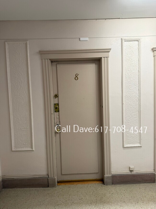 Building Photo - 47 Linden St