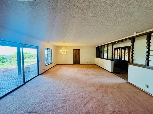 Foto del edificio - 527 Westlake Dr