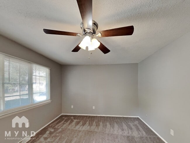 Building Photo - 2656 Glenbriar St