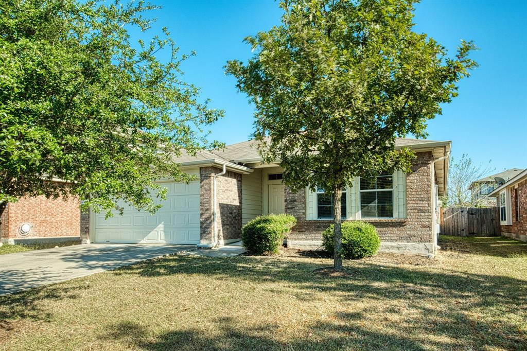 Foto principal - 13613 Lyndon B Johnson St