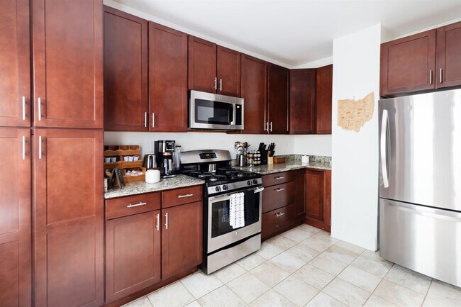 Foto del edificio - 1444 E 108th St