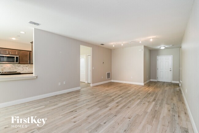 Building Photo - 1215 SW 11th Pl