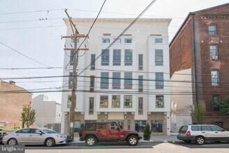 Building Photo - 1633 N 2nd St