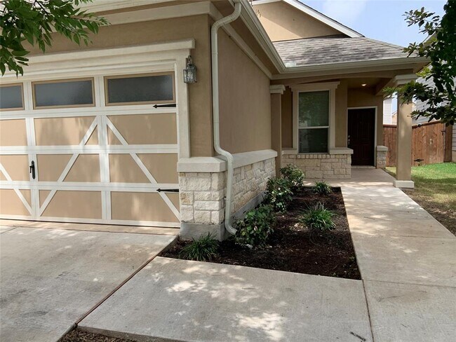 Foto del edificio - 9006 Acorn Cup Dr