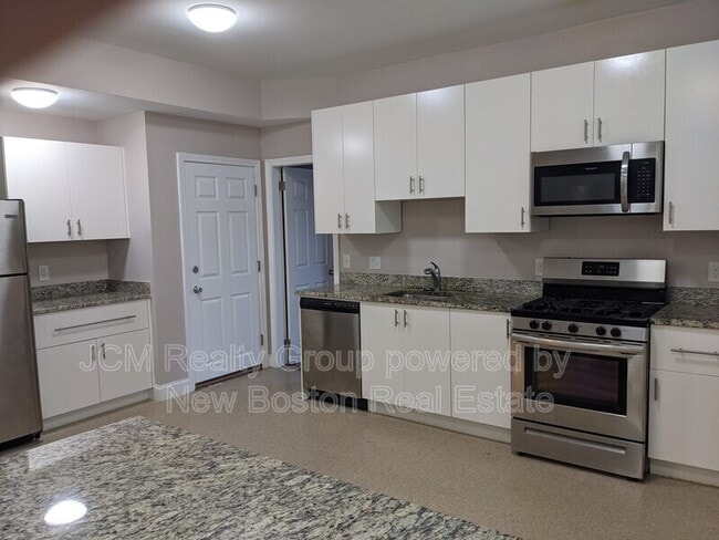 Photo - 44 Waverly St Apartment