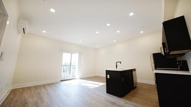 Building Photo - 6832 Ridge Ave