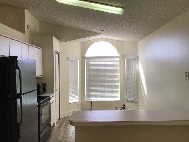 Building Photo - 176 Dahlia Village Cir