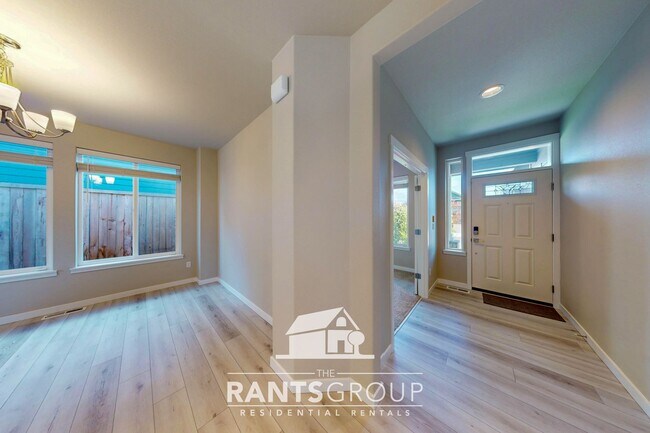 Foto del edificio - Modern 3-Bed Home in Steilacoom Ridge w/ A...