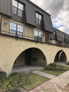 Complex View - 10300 W Winston Ave