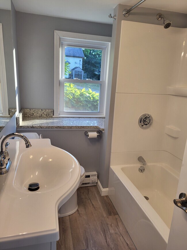 Baño - 49 Sycamore St