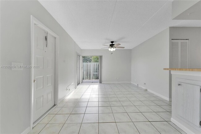Building Photo - 1799 Fairview Villas Dr