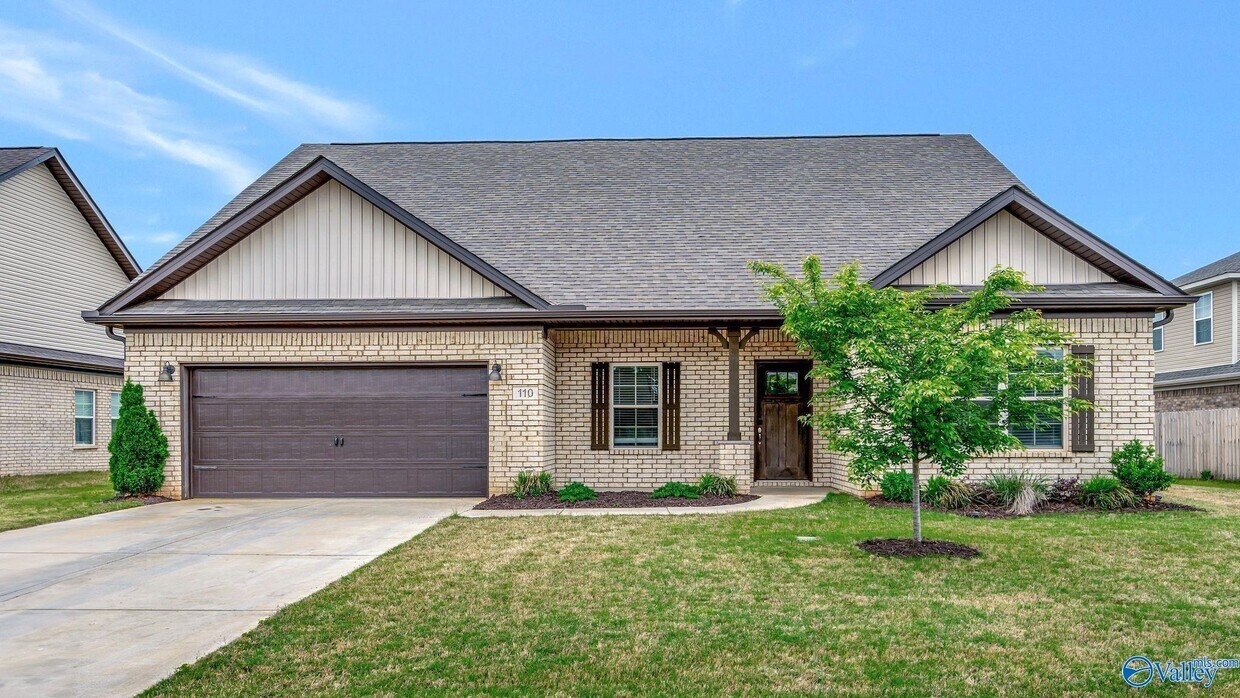 Foto principal - 110 Barn Trail Way