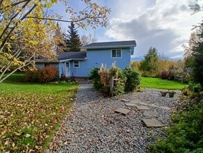 Building Photo - 15160 E Robin Ln