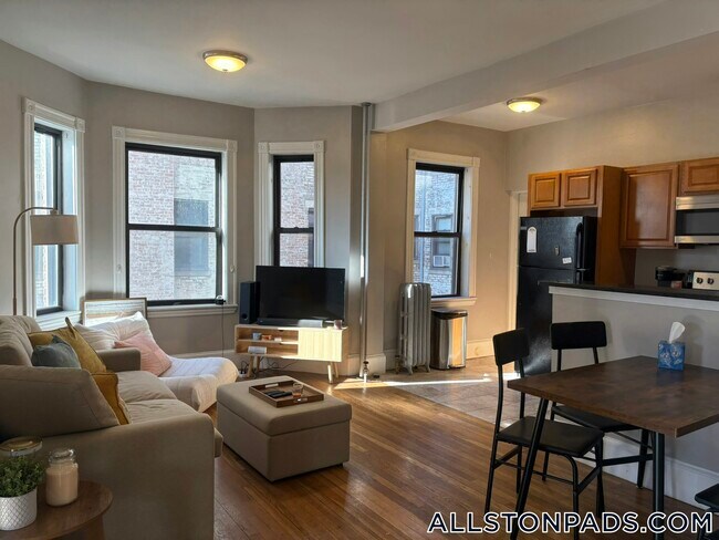 Building Photo - 1056 Commonwealth Ave