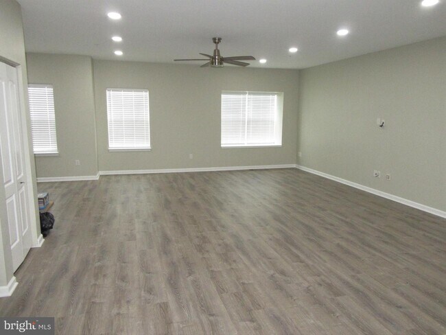 Foto del edificio - 707 S Twin Lakes Blvd