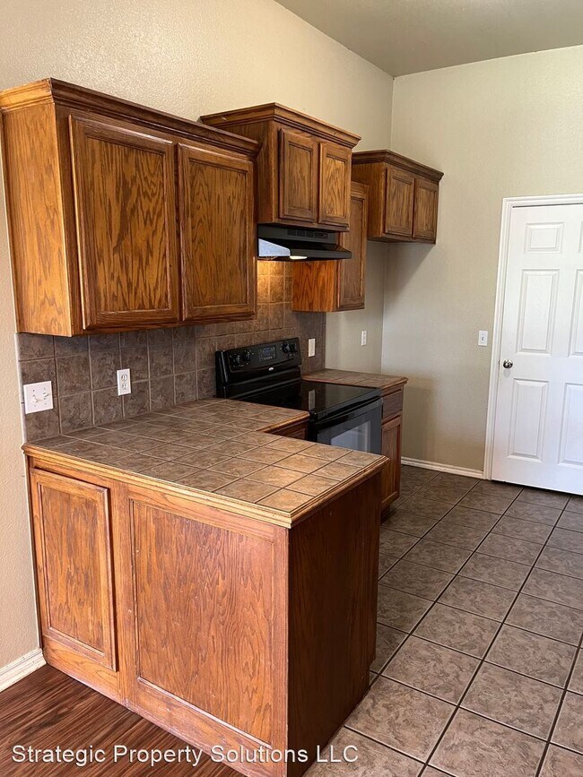 Building Photo - 3 br, 2 bath House - 125 Tecumseh MeadowsC...