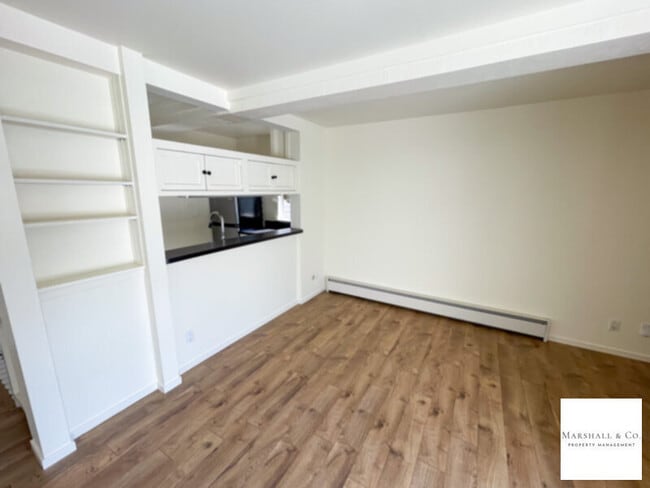 Building Photo - NEW LISTING! CHARMING, PRIVATE 1BR/1BA DUP...