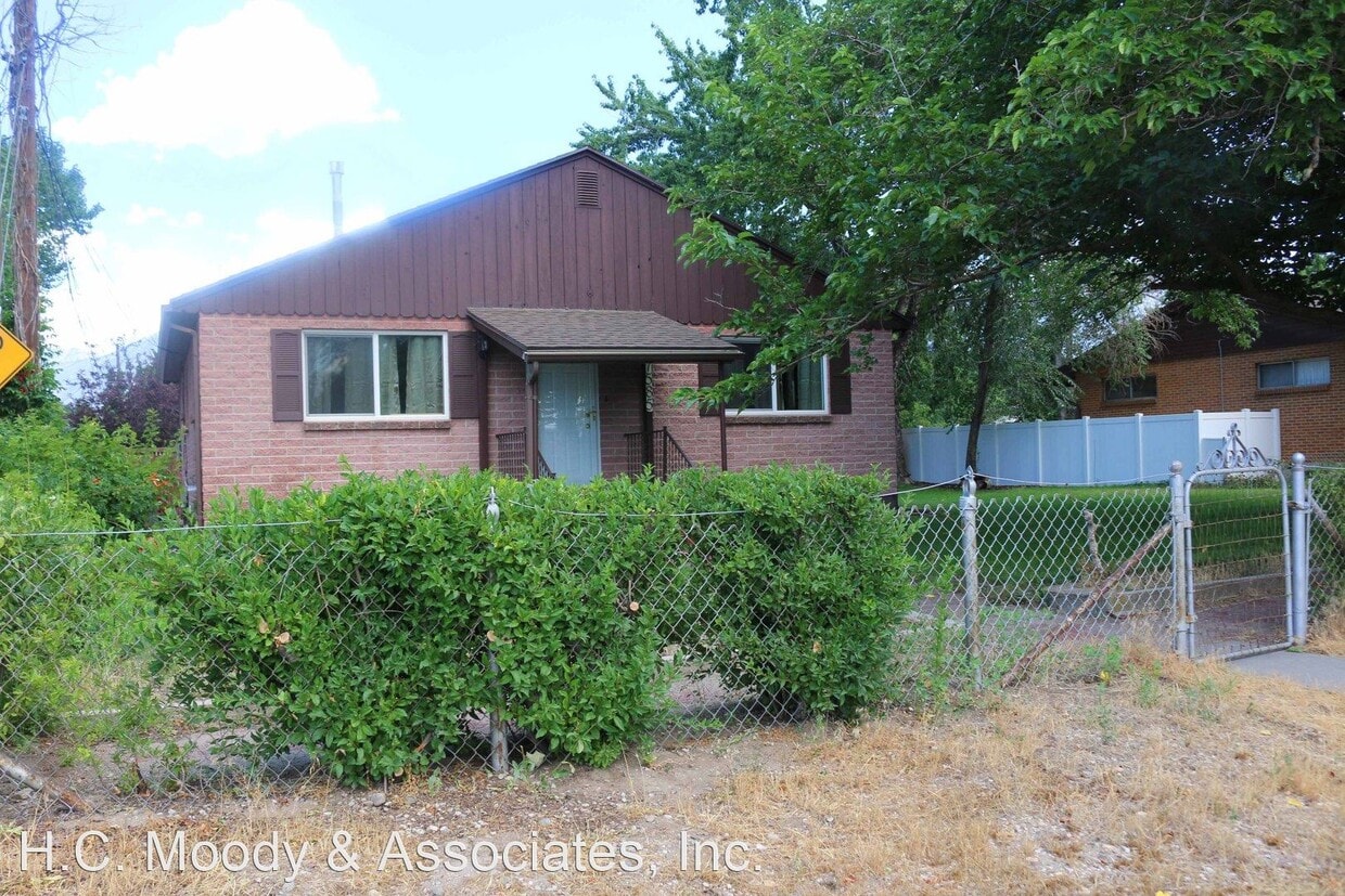 Primary Photo - 4 br, 2 bath House - 7585 S. 1000 E.