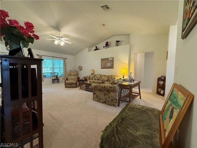 Foto del edificio - 235 David Ave