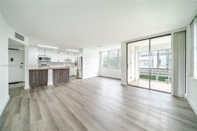 Foto del edificio - 2781 Taft St