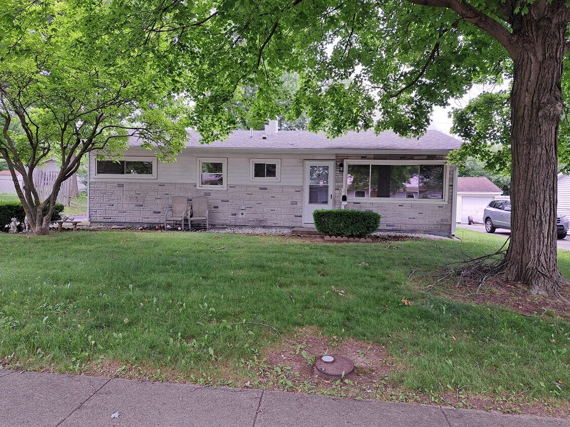 Primary Photo - 4186 Mapleleaf Dr