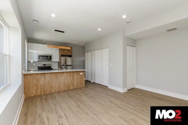 Foto del edificio - 1857 N Whipple St