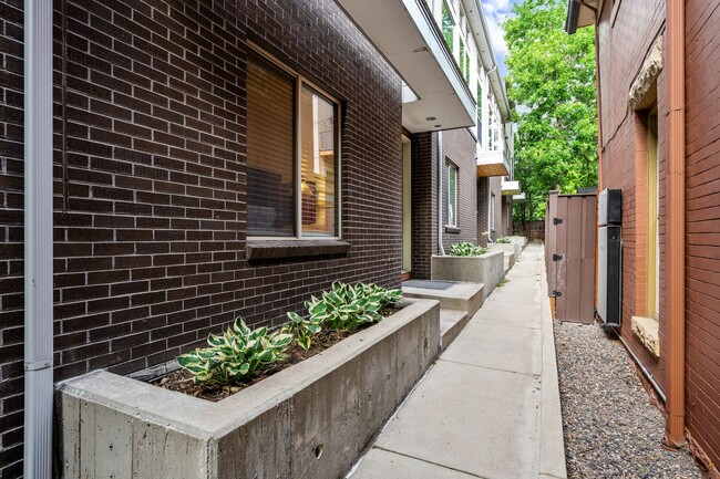 Photo - 3139 Vallejo St Townhome