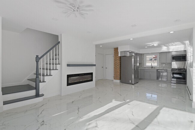 Building Photo - 1500 86th St