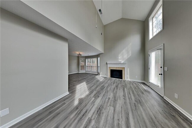 Foto del edificio - 670 Chantress Ct