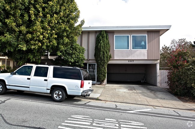 Foto del edificio - 1217 W Hillsdale Blvd