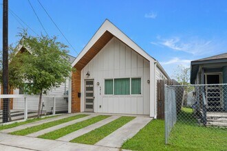 Building Photo - 5415 Margarita St