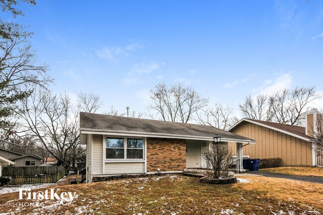 Building Photo - 1665 Woodman Dr