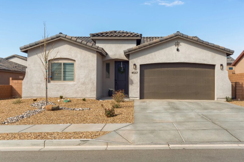 Foto principal - 4037 Windy Rd NE